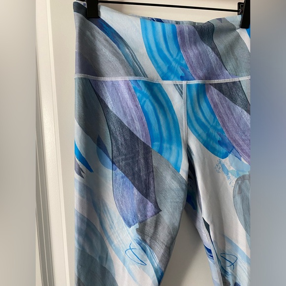 Athleta Women's Elation 7/8 Tight NWT Size Medium Color Vibrance Snowfall Blue - Picture 7 of 9